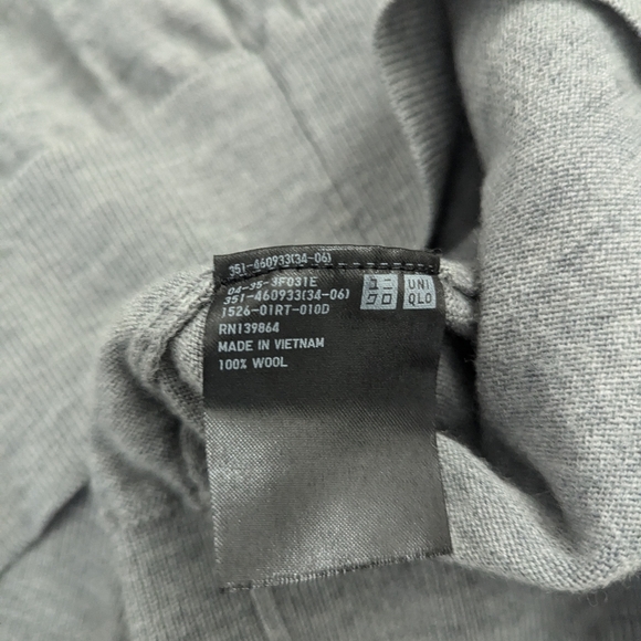 Uniqlo Merino Wool Crew neck Sweater Men's Medium - Picture 4 of 5